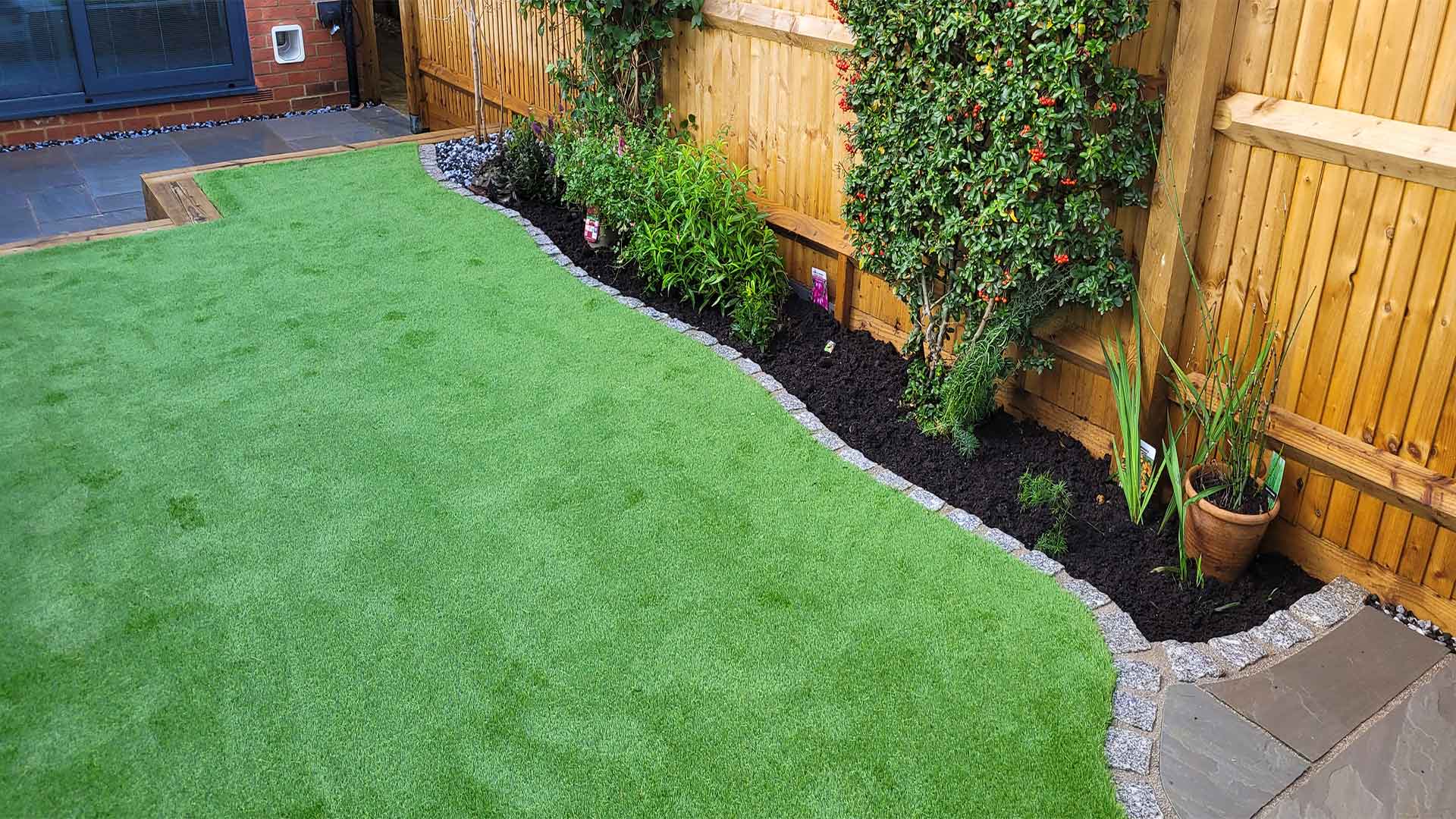 flower-bed-and-artificial-grass-photo-8